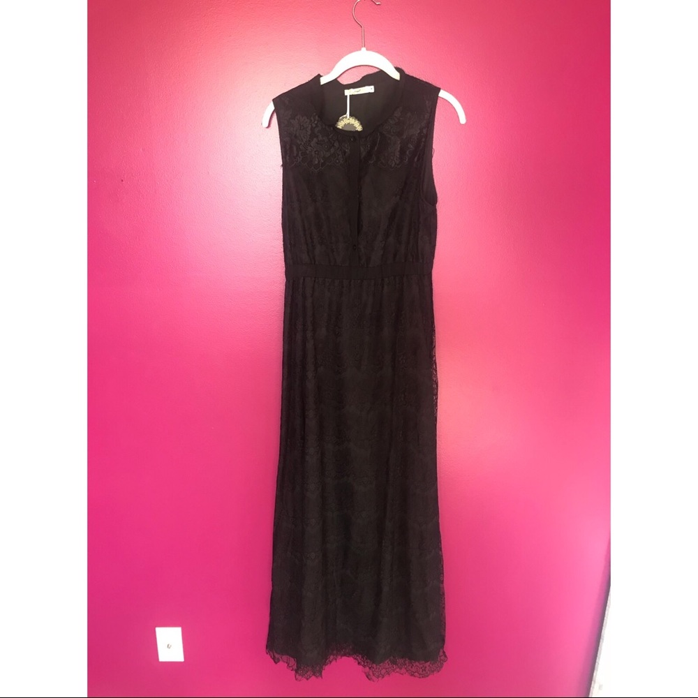 HAZEL Black lace maxi dress
